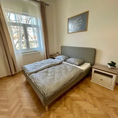 Lejlighed Stefanik Apartment- Old Town Bratislava